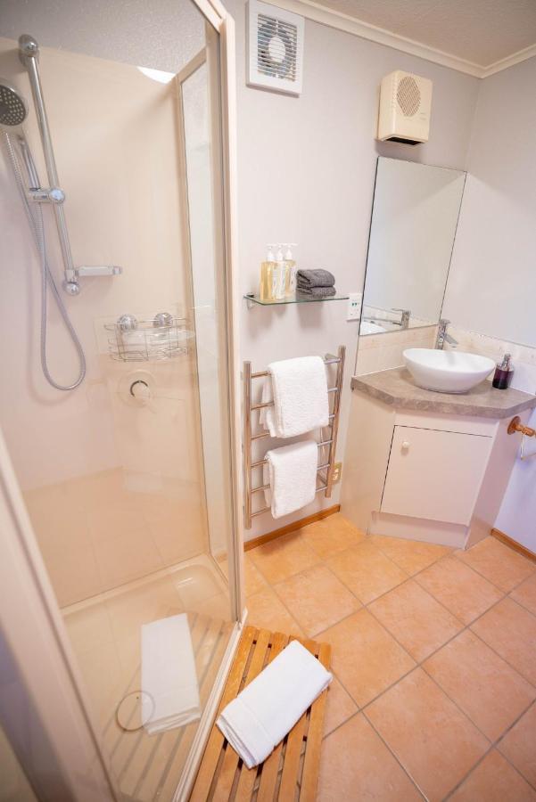 אגם טה אנאו Alpine Rock B&B מראה חיצוני תמונה